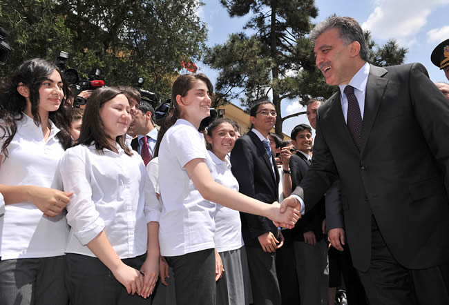 Abdullah Gul Cumhurbaskani Gul Den Genclere Dunya Gencleriyle Rekabet Edebilir Halde Olmalisiniz