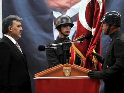 Cumhurbaşkanı Gül Malatya'da İstihkâm Alay Komutanlığına Sancak Tevcih Etti