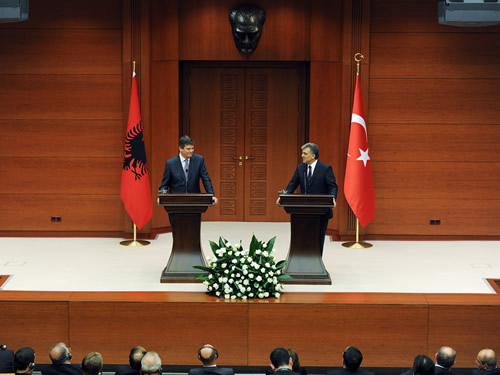 “Türkiye-Arnavutluk İlişkileri Sadece Hükümetlerden Hükümetlere Değil, Aynı Zamanda Halklardan Halklara Bir İlişkidir”