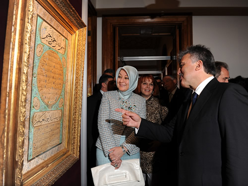 Cumhurbaşkanı Gül, Hilye-i Şerifeler Sergisini Ziyaret Etti