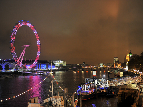 “London Eye" Türk Bayrağı Renklerine Büründü