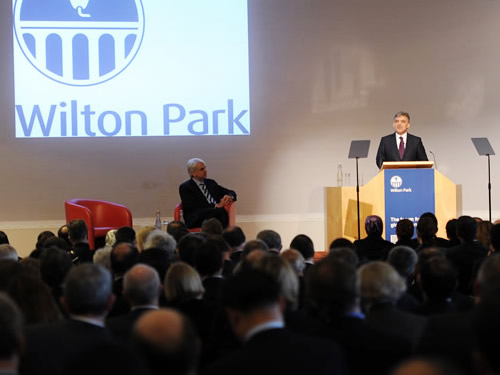 Cumhurbaşkanı Gül, Wilton Park’ta Orta Doğu ve Türkiye ile İlgili Soruları Cevapladı