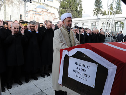 Cumhurbaşkanı Gül, Aydın Menderes’in Cenaze Törenine Katıldı