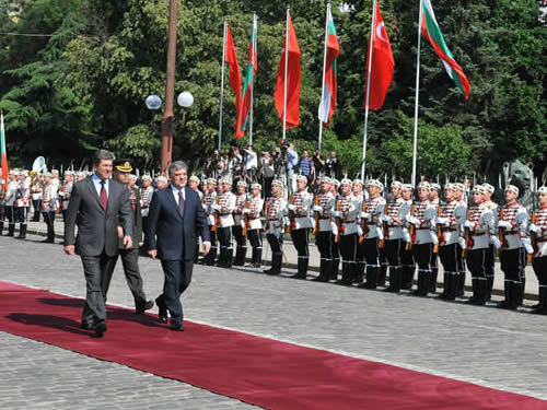Cumhurbaşkanı Gül Bulgaristan’da: “İlişkilerimizi Daha da Geliştirme İnancındayız”