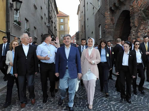 Cumhurbaşkanı Gül Polonya'da Eski Şehri Gezdi