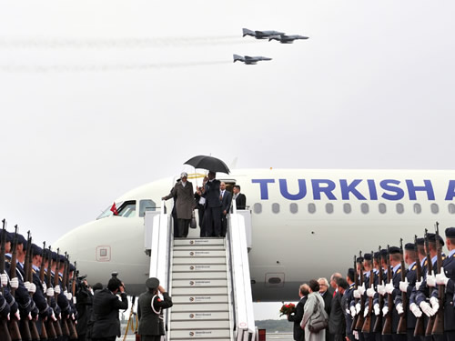 Cumhurbaşkanı Gül'e Savaş Uçakları ile Karşılama
