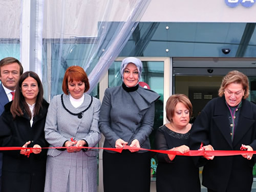 Bayan Gül, Metin Sabancı Okulları’nın Açılış Törenine Katıldı