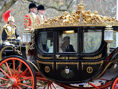 Cumhurbaşkanı Gül,  Kraliçe 2. Elizabeth Tarafından Resmî Törenle Karşılandı