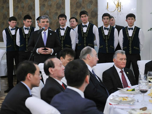 Kırgızistan’da Cumhurbaşkanlığı Devir Teslim Töreni