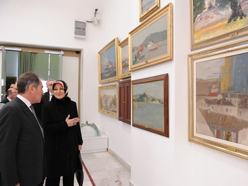 Bayan Gül, Resim ve Heykel Müzesi ile Etnoğrafya Müzesini Gezdi