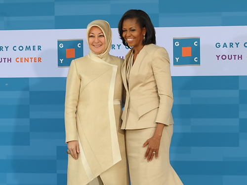 First Lady'ler Şikago'da Bir Araya Geldi